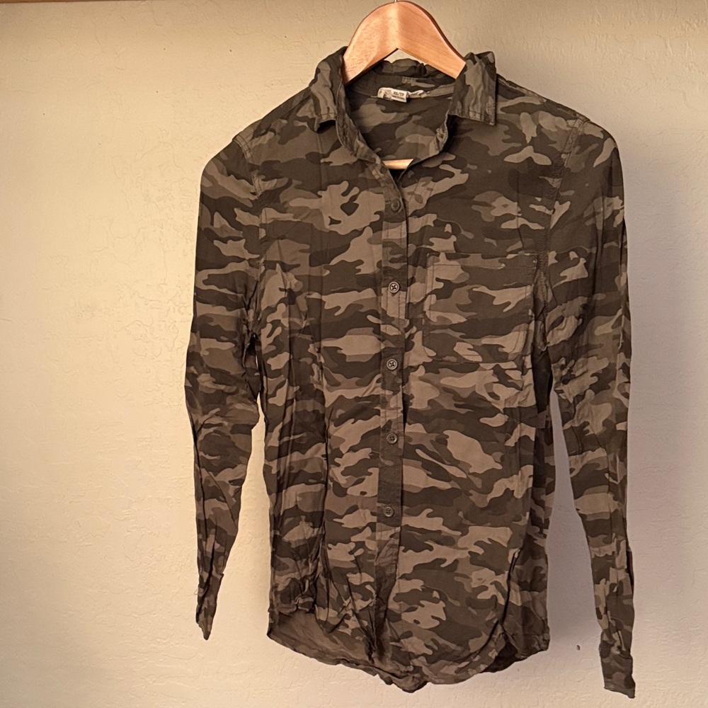 beachlunchlounge Green Camouflage Button-Down Shirt